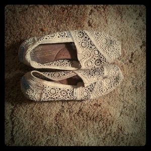 Tom's ivory crochet flats